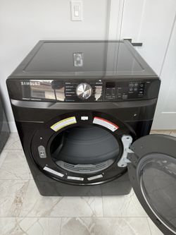 Samsung Gas Dryer (Black Stainless Steel)