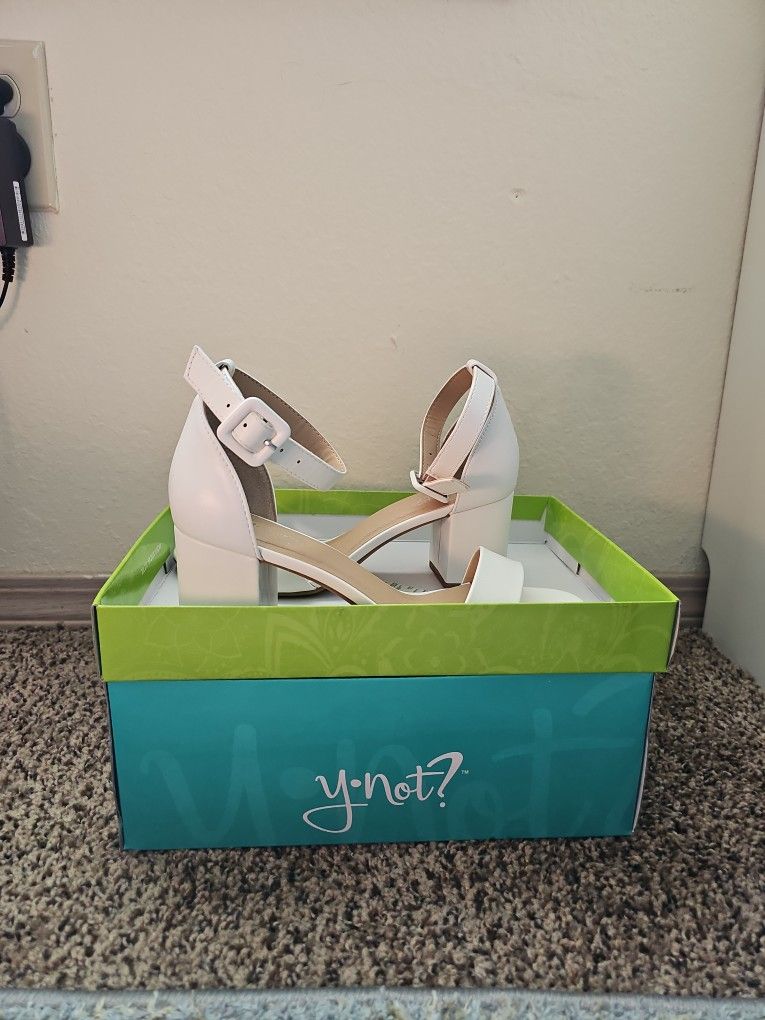 Y.Not? Shoe White Heels Size 7 