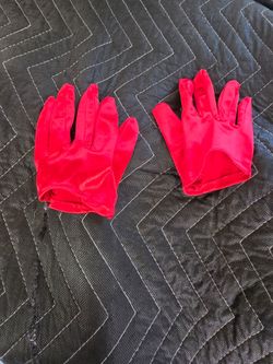 S Little Red Gloves