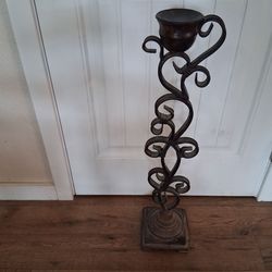 Decorative candle holder
