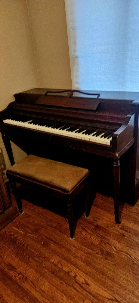 Wurlitzer Piano 