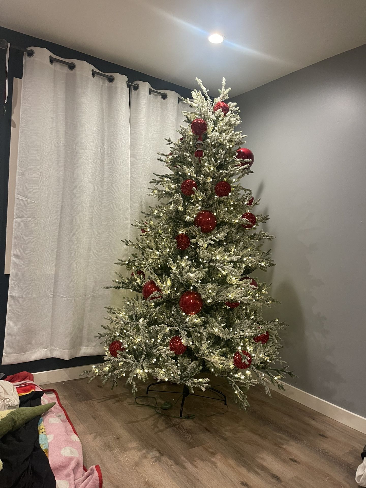 Pre Lit Christmas Tree