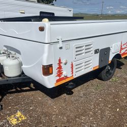 2004 Coleman Fleetwood Santa Fe Pop Up Camper