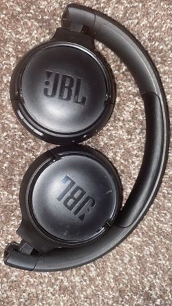 JBL tune 520bt wireless on ear studio headphones 