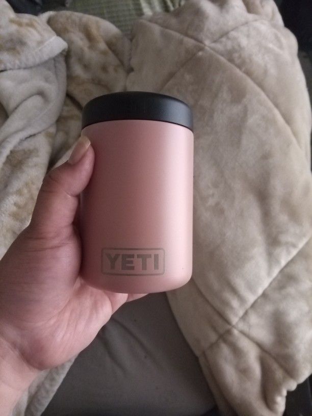 Yeti 12oz Can Cooler