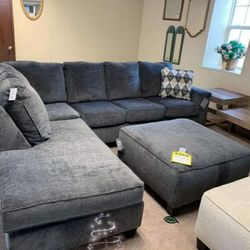 Abinger Smoke/Natural RAF/LAF 2 Piece Sectional With Chaise👌$10 Payment 
