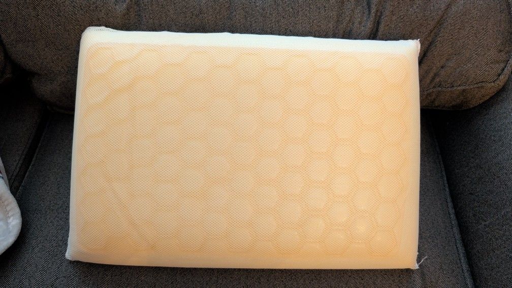 Cooling Gel Memory Foam Sleeping Pillow