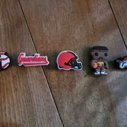 Lot Of 5 Cleveland Sport Team Shoe Charms 