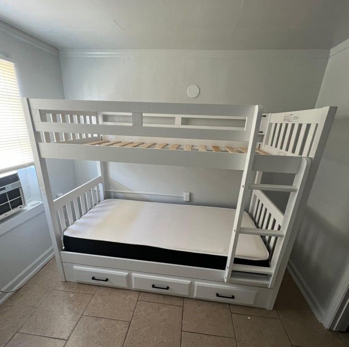 For Sale - Twin Over Twin Bunk Bed With Drawers!!! Ask For Price !!! Preguntar Por Precio