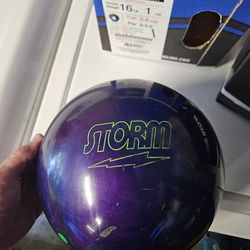 Bowling ball 15lb storm hy road