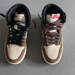 Nike Jordan 1 Travis Scott - Big Kids Size 4