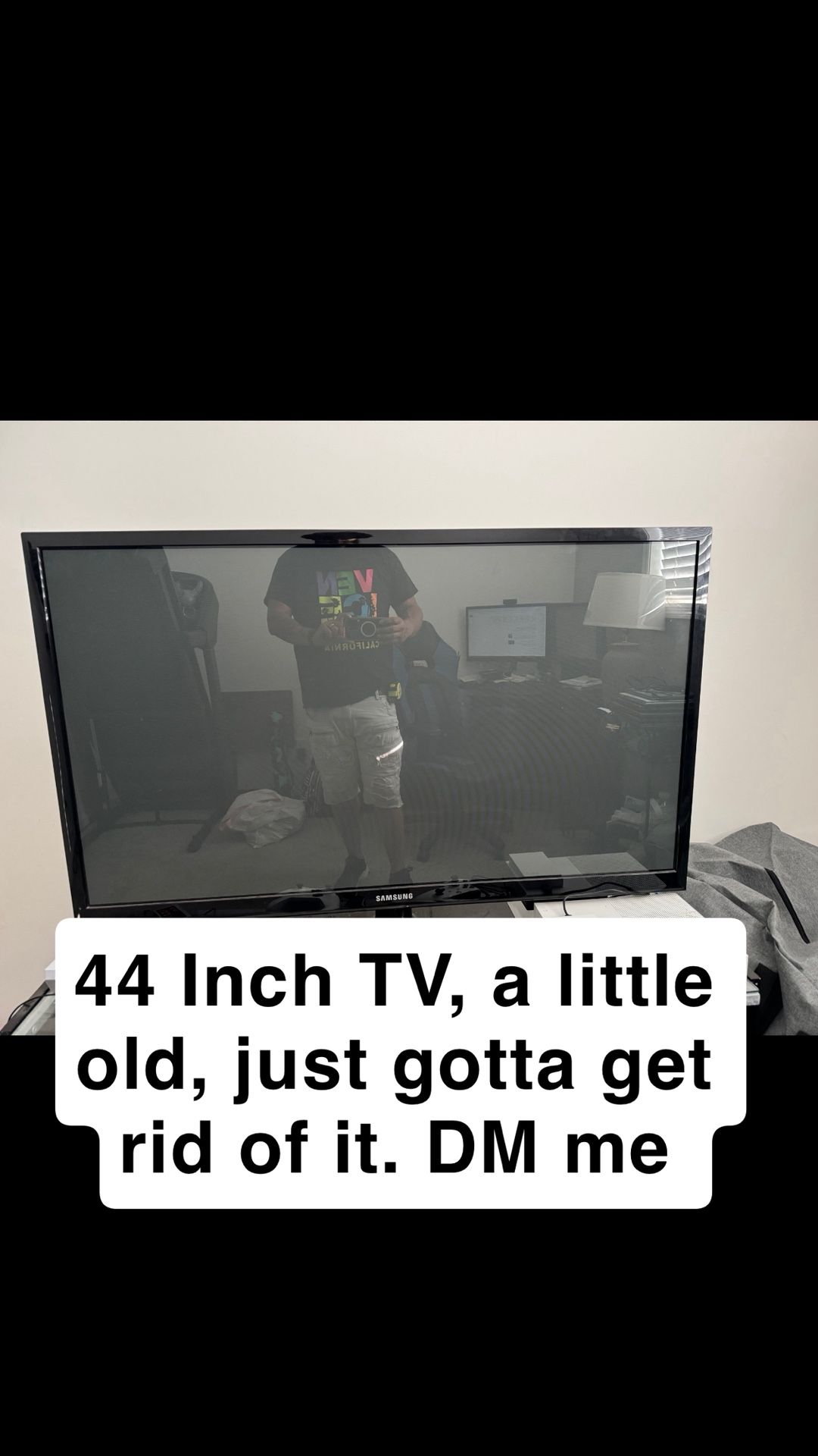 44 Inch Samsung TV