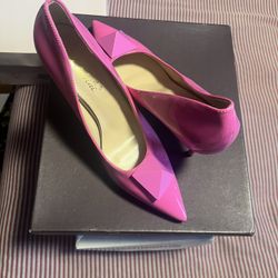 Never Worn Stylish Pink Pumps