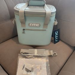 RTIC 20 Soft Sided Sky Blue Cooler - New