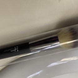 It Make Up Brush