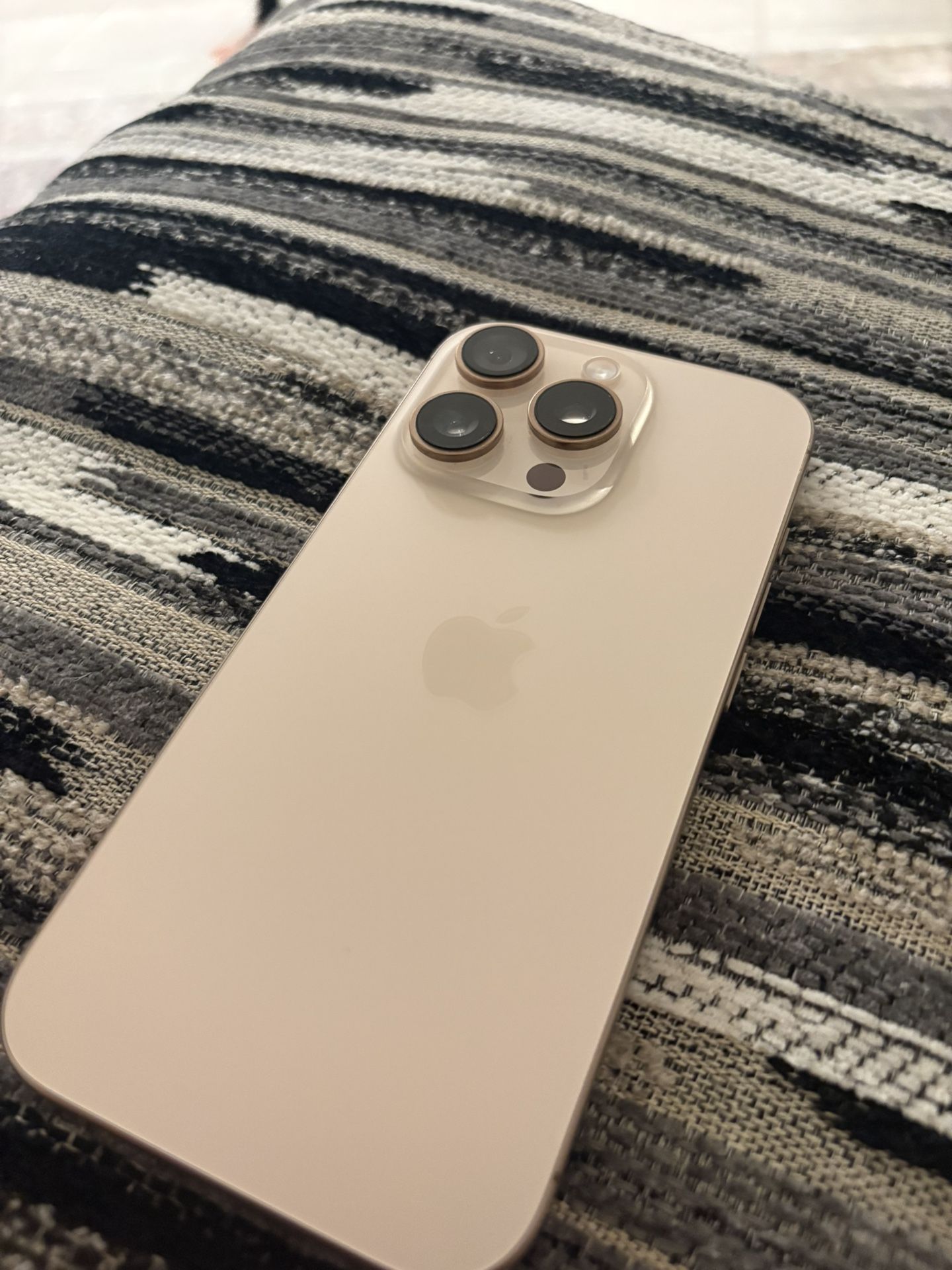 iPhone 16 Pro ( Apple Care Plus )