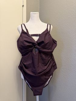 CUPSHE One Piece Swimsuit for Women Bathing Suits Twist Front Cutout Adjustable Straps Swimwear XL