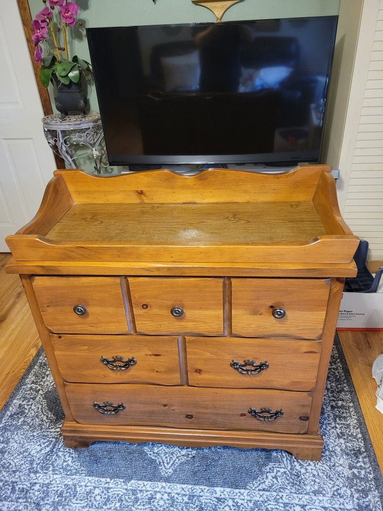 Children Dresser And Changing Table
