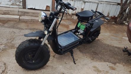 Daymak electric bicycle needs a new battery; selling it as-is.