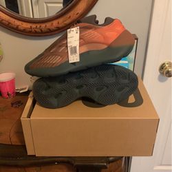 Yeezy 700 V3 Copper Fade ( Size 10.5)  Firm Price Bought Them On Confirmed App I Can Text Recipe 
