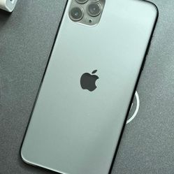 iPhone 11 Pro Max  , Unlocked   for all Company Carrier ,  Excellent Condition Like New 