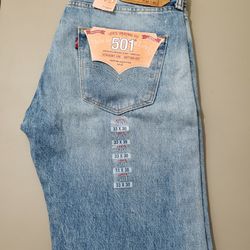 Levis 501 33x30 (NEW)