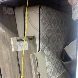 Queen Size Mattress And Box Spring 