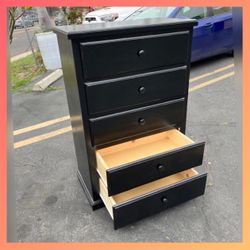 Dresser/ Five drawers dresser