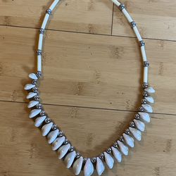 Vintage Womens Shell & Silver Necklace
