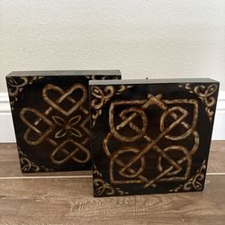 Set of 2 Four Hearts Celtic Knot design Wooden Decor