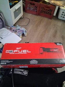Milwaukee M12 FUEL Oscillating Multi-Tool 2526-20