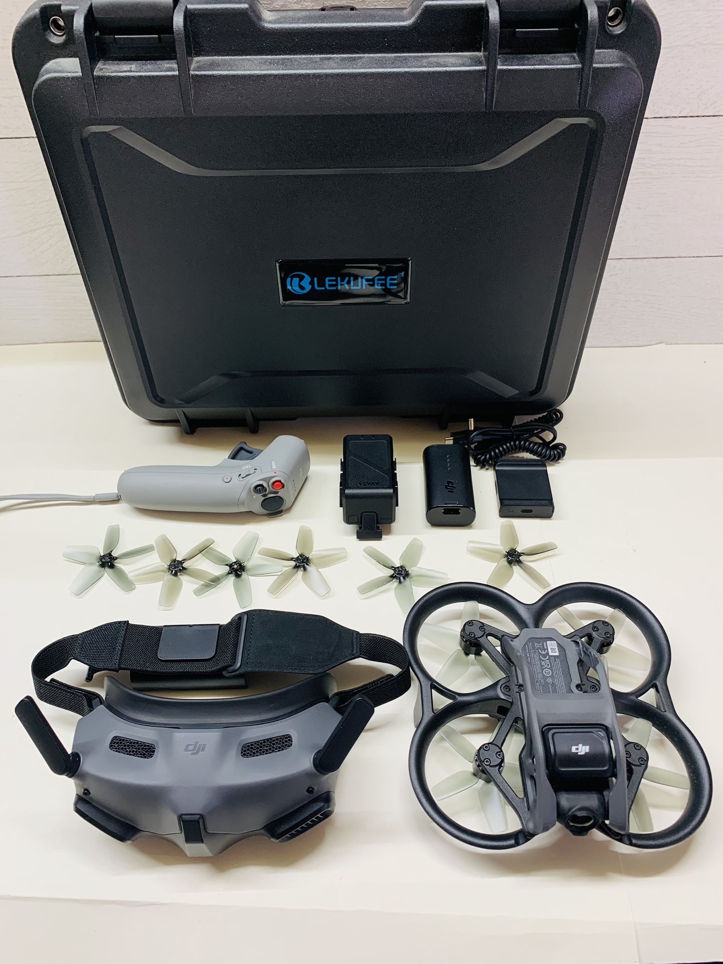 DJI - Avata Pro-View Combo Drone with Motion Controller 2 , Goggles 2 and Hard Case
