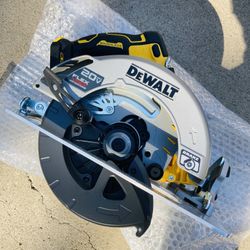 New DeWalt FLEXVOLT ADVANTAGE 20v & 60v 7-1/4” Circular Saw (Tool Only)