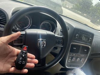 Key And Remotes/ Llaves Y Controles🔐🚗🚘🔑