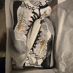 Nike Kobe Basketball Shoes — Brand New / Deadstock