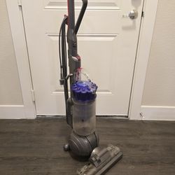 Dyson DC41 Upright Vacuum – Powerful Suction – Good Condition