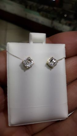 14k gold diamond earrings .17 ct diamonds