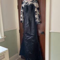 Lace Sleeve Mermaid Dress