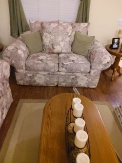 Floral couch & love seat