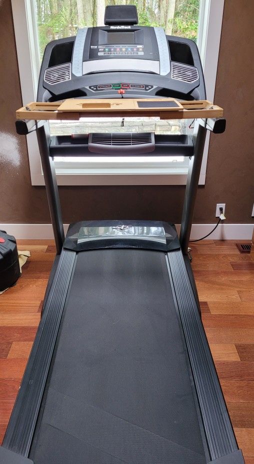 Nordictrack Ifit Commercial 1750 Treadmill for Sale in Renton, WA OfferUp