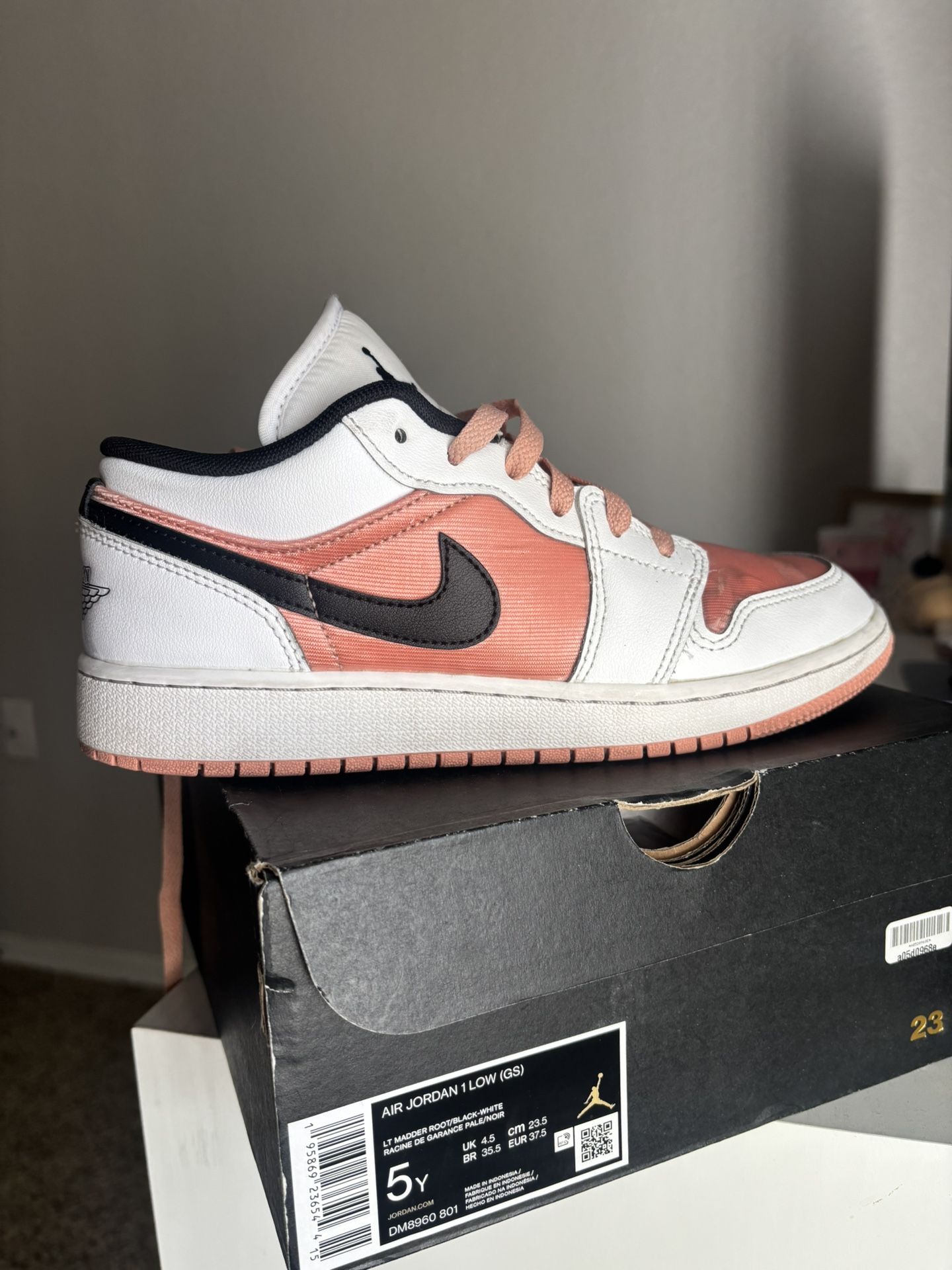 Air Jordan 1 Low