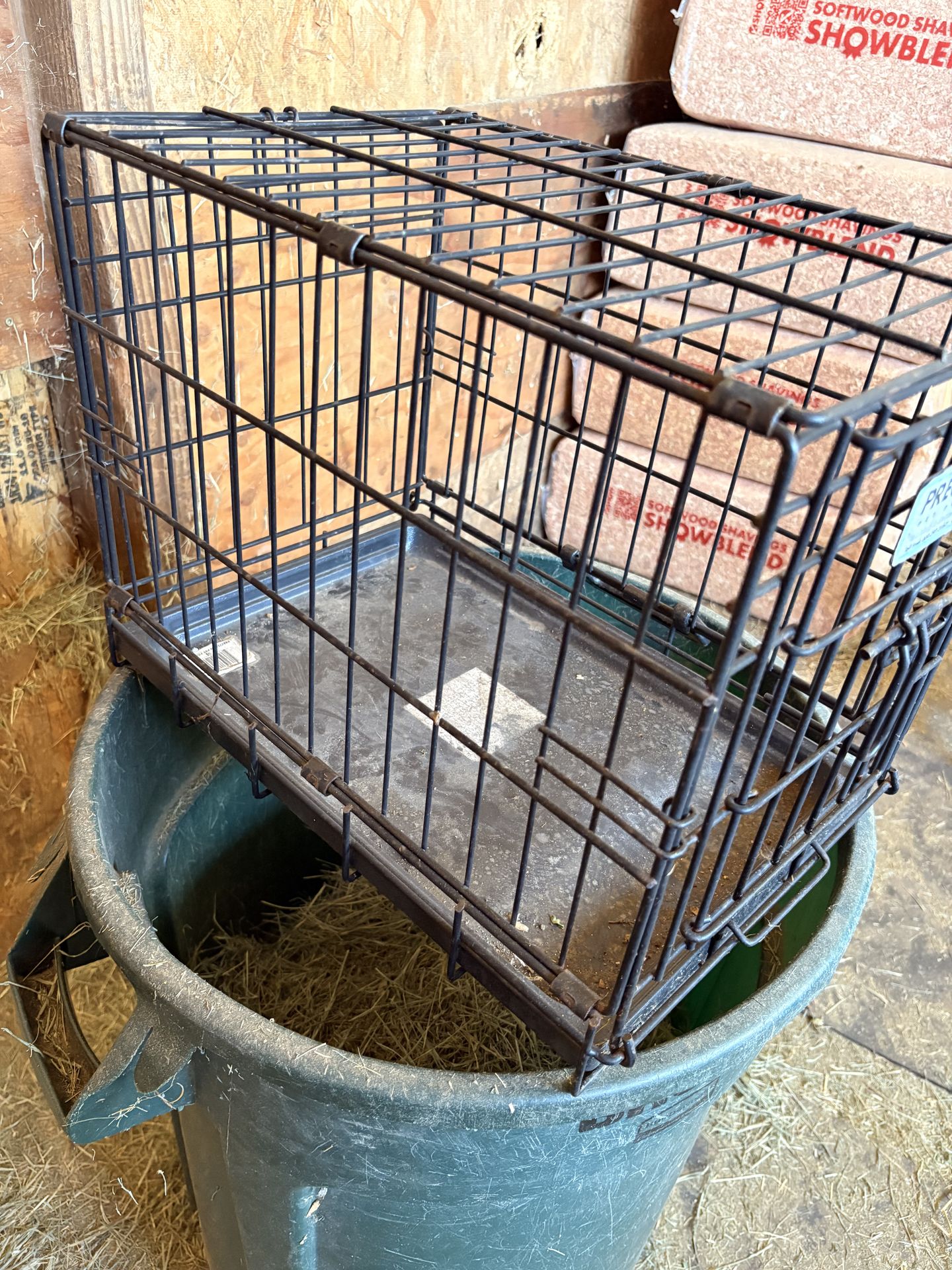 Small dog or cat kennel