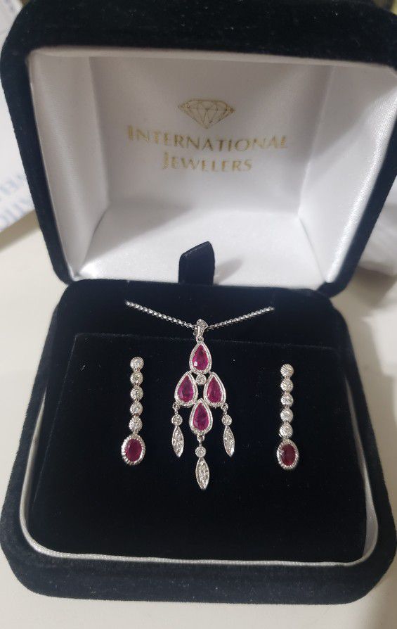 Ruby White Gold Earrings & Necklace Set