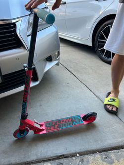 Kids scooter x2