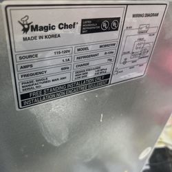 Magic Chef Refrigerator 4.2 Cu On Good Condition 