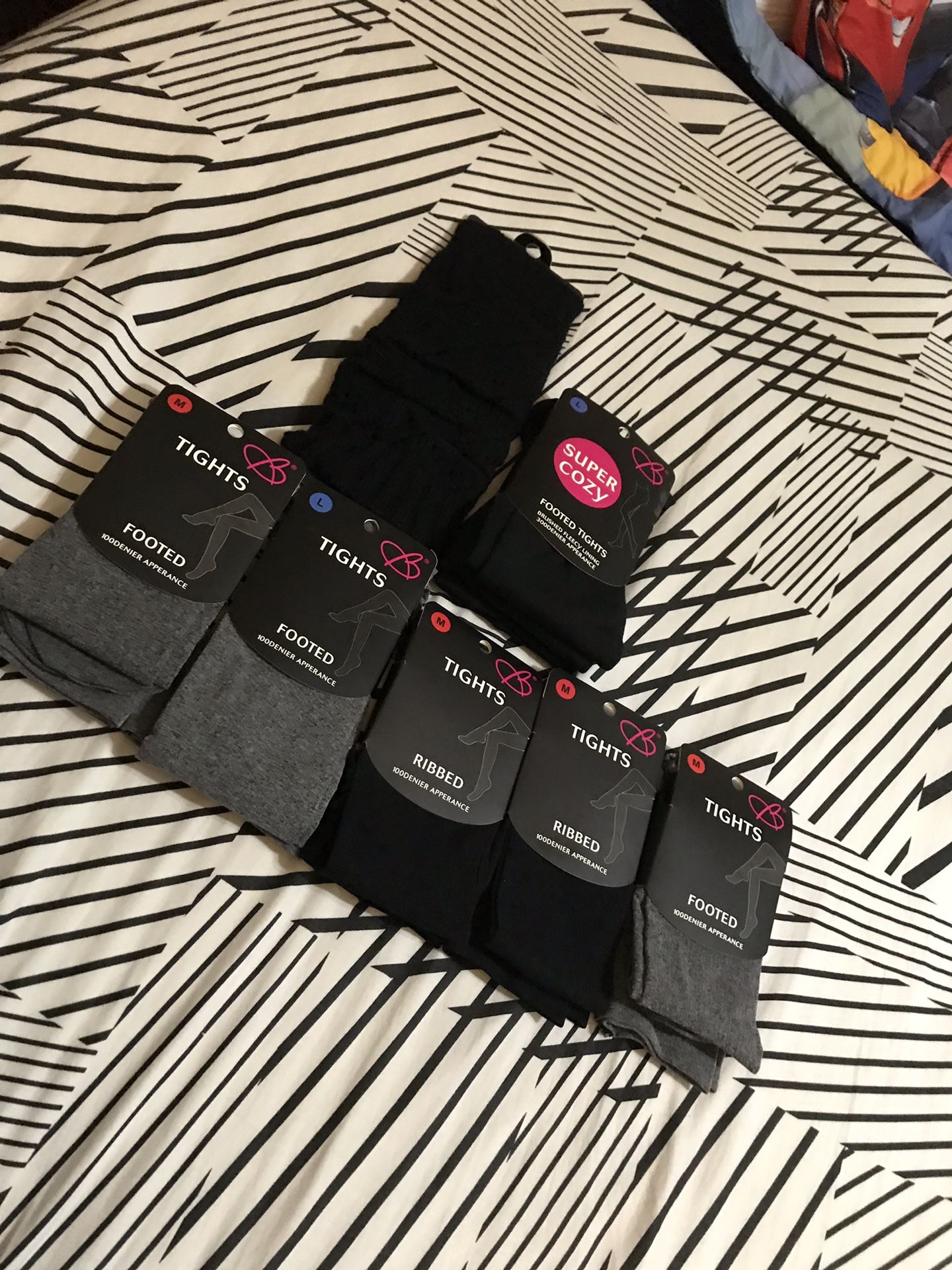 Women’s medium and large footed tights