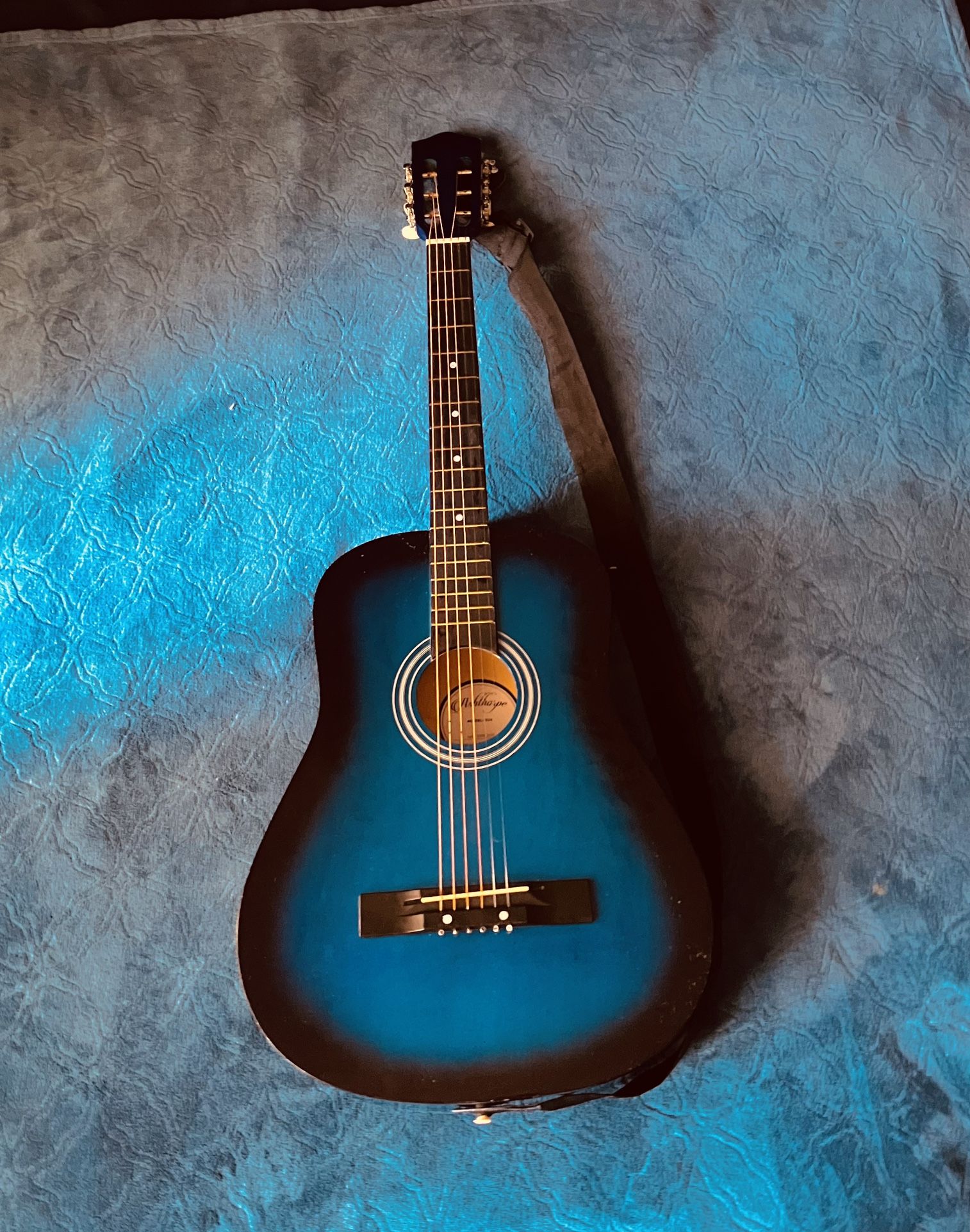 Acoustic Vintage Guitar