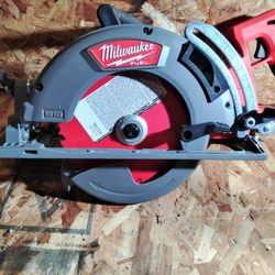 Milwaukee Fuel Circular Saw