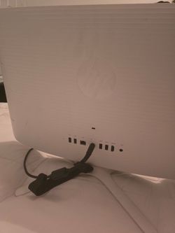Nice all in one white computer with white  keabord and white mouse