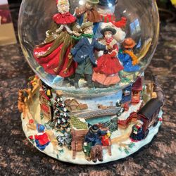 Musical Snow globe